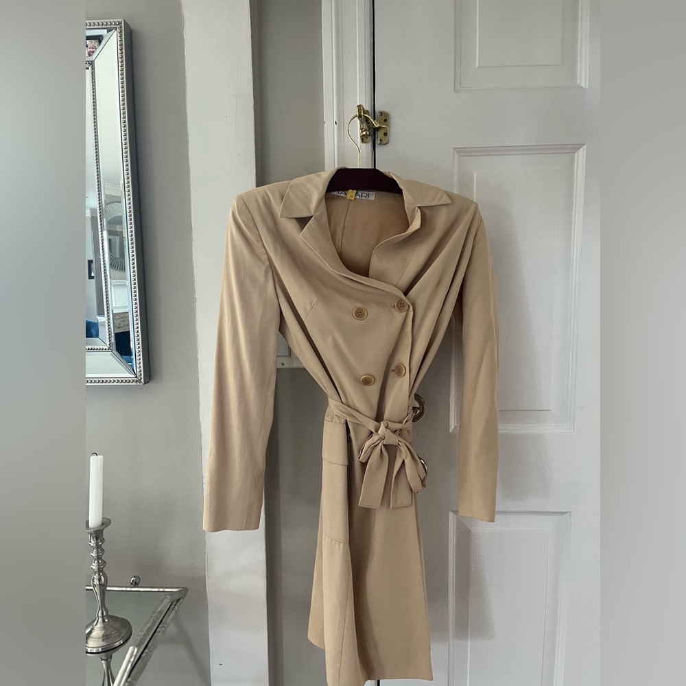 Tahari Tan Double-Breasted Tie Women's Trench Coat